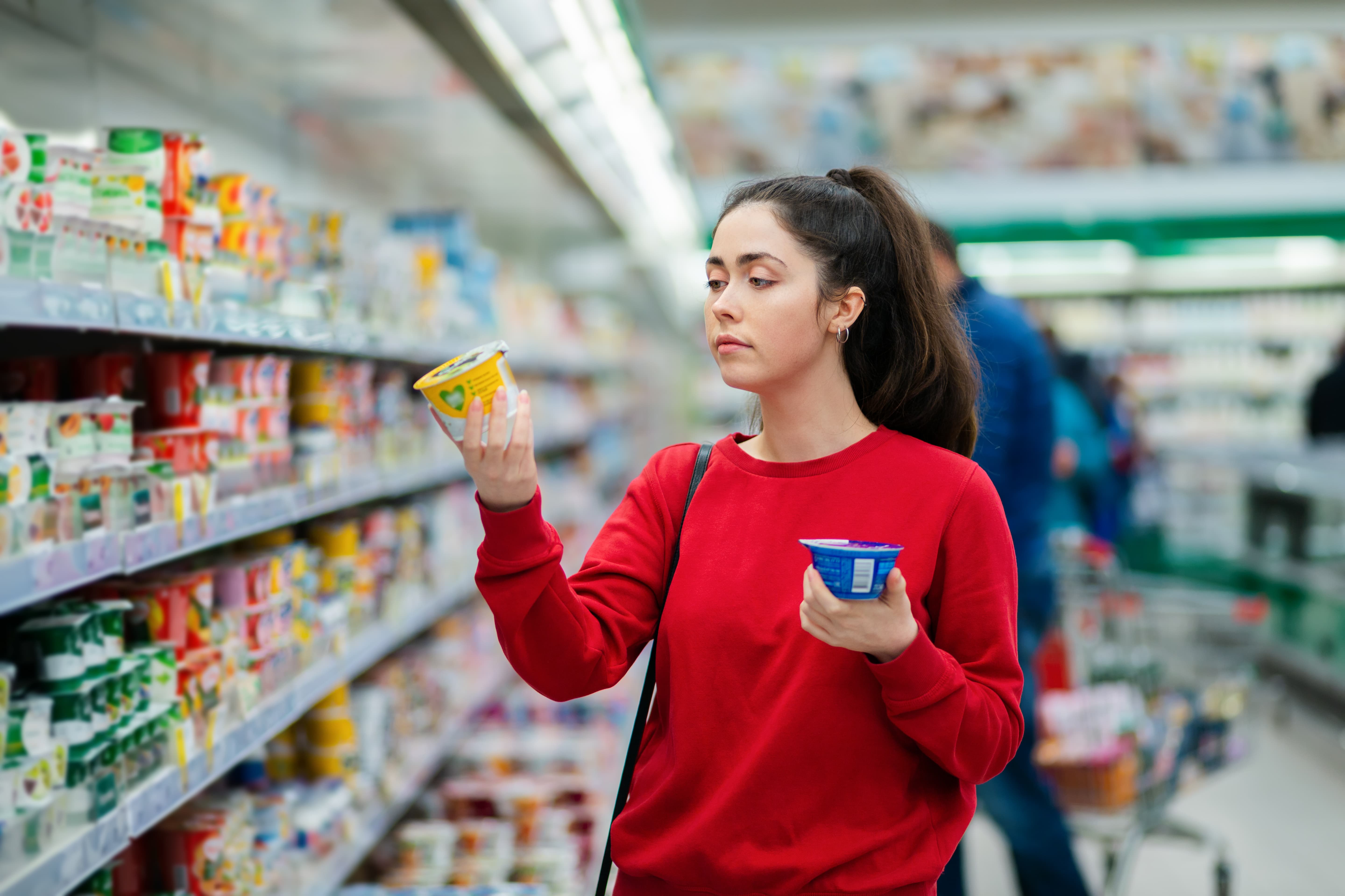 consumer shopping grocery aisle - consumer price receptivity